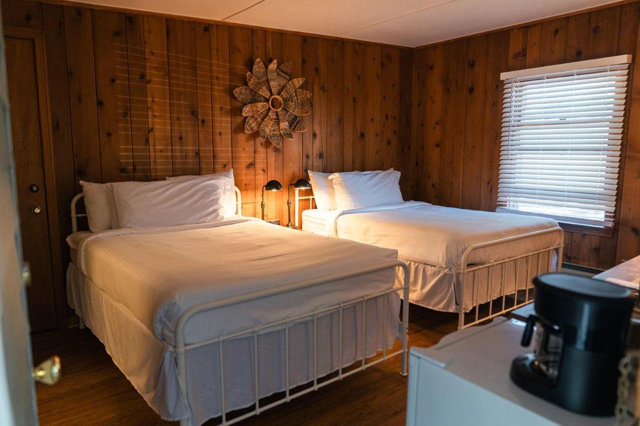 Whispering Winds Motel Auburn Bagian luar foto