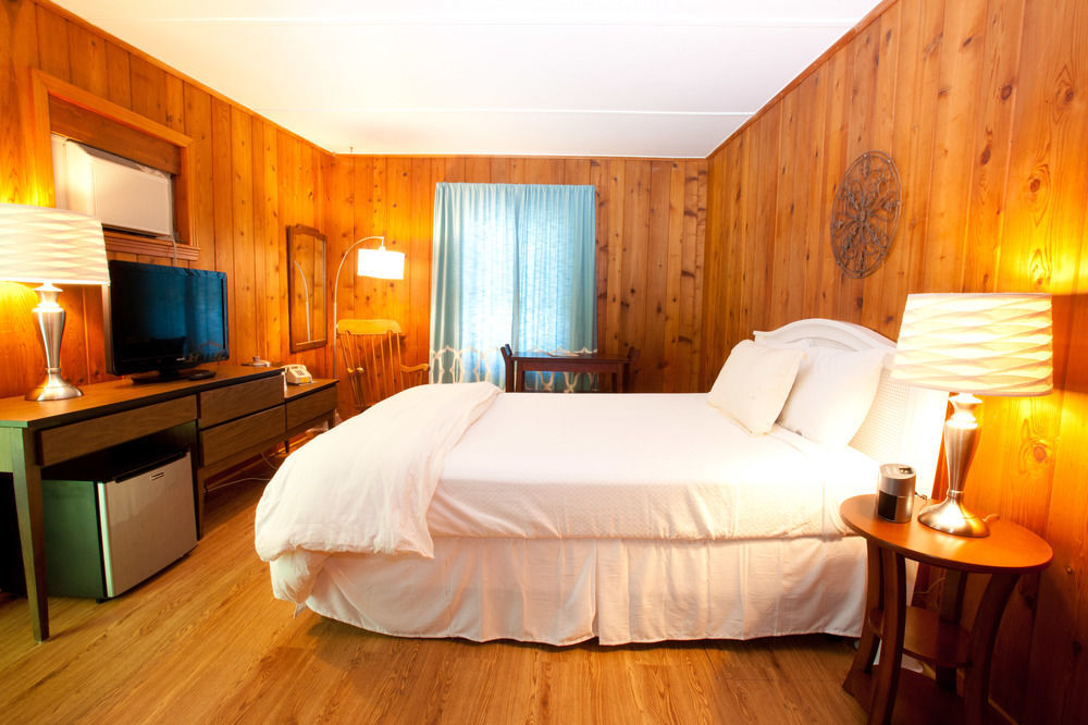 Whispering Winds Motel Auburn Bagian luar foto