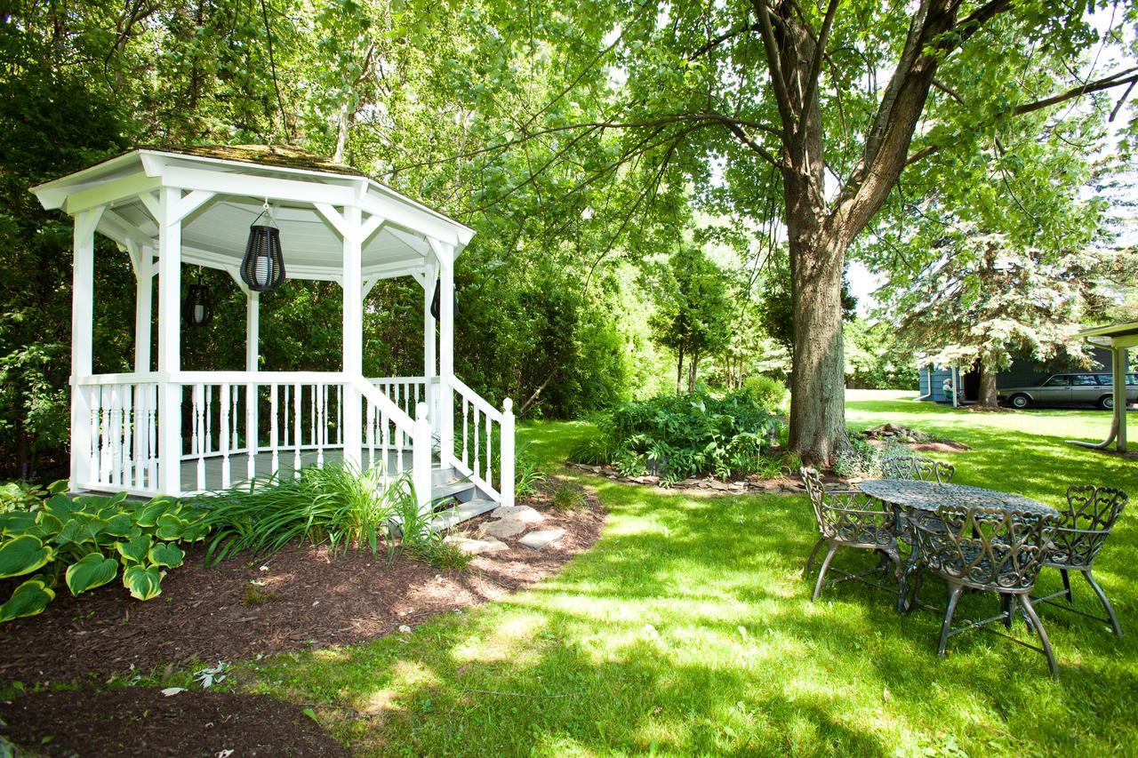 Whispering Winds Motel Auburn Bagian luar foto
